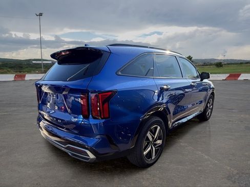Certified 2022 Kia Sorento S w/ Panoramic Sunroof Package FWD image 3