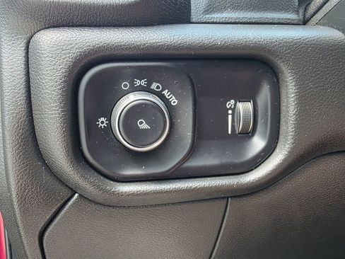 Used 2023 RAM 2500 Tradesman w/ Chrome Appearance Group image 12