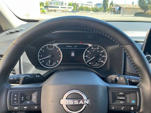 Used 2025 Nissan Rogue SV FWD image 30