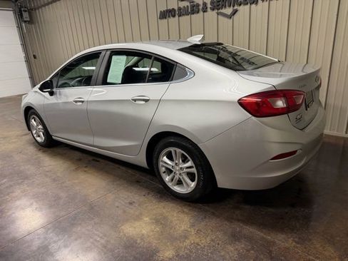 Used 2018 Chevrolet Cruze LT image 5
