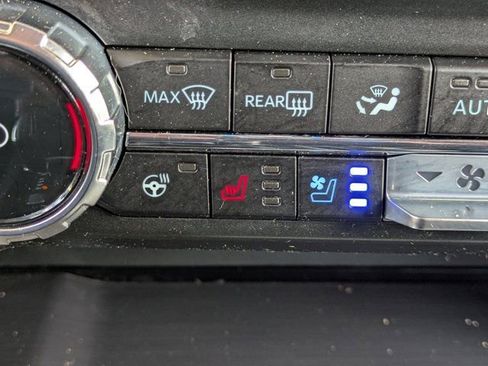 Certified 2022 Ford F150 Lariat w/ Equipment Group 502A High image 30