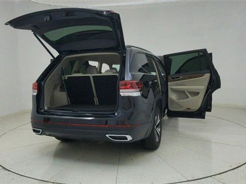 Used 2025 Volkswagen Atlas SE image 76