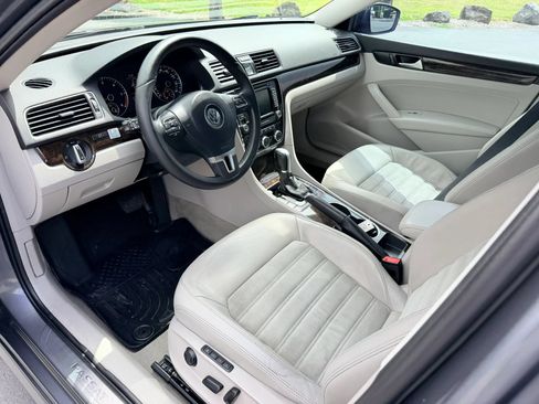 Used 2014 Volkswagen Passat TDI SEL Premium FWD image 9