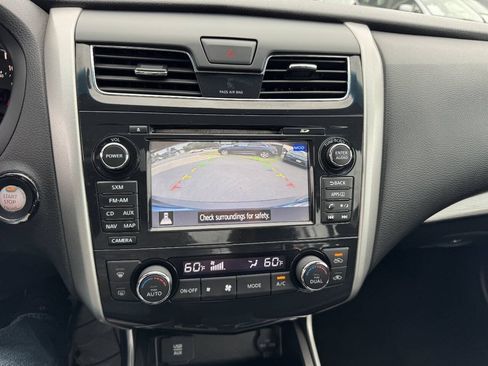 Used 2015 Nissan Altima 2.5 SL w/ Technology Package FWD image 12