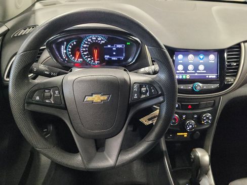 Used 2020 Chevrolet Trax LT FWD image 22