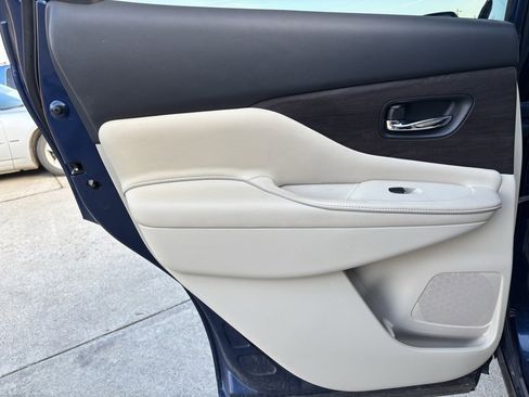 Used 2019 Nissan Murano Platinum w/ Cargo Package image 23