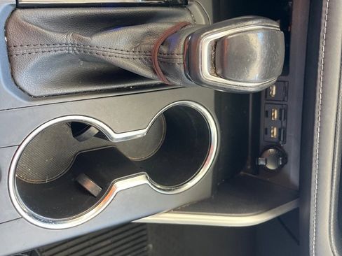 Used 2021 Toyota Highlander XLE image 13