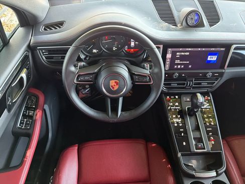 Certified 2024 Porsche Macan AWD/4WD image 15
