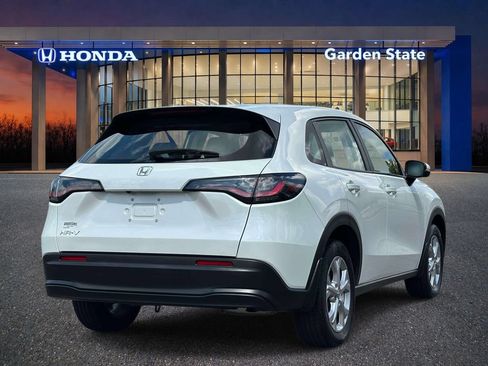 Certified 2024 Honda HR-V LX image 3