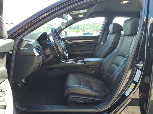 Used 2019 Honda Accord Sport image 6