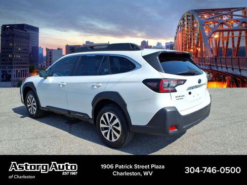 Used 2024 Subaru Outback Premium AWD/4WD image 5