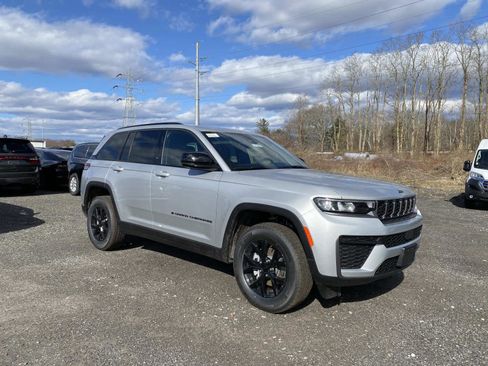 New 2026 Jeep Grand Cherokee Altitude image 1