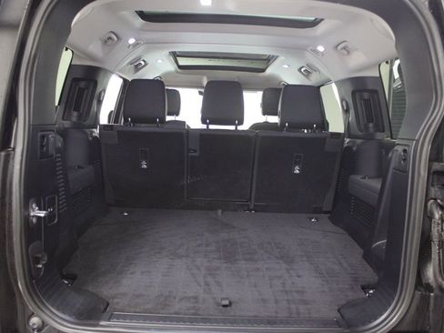 Certified 2023 Land Rover Defender 130 SE AWD/4WD image 35