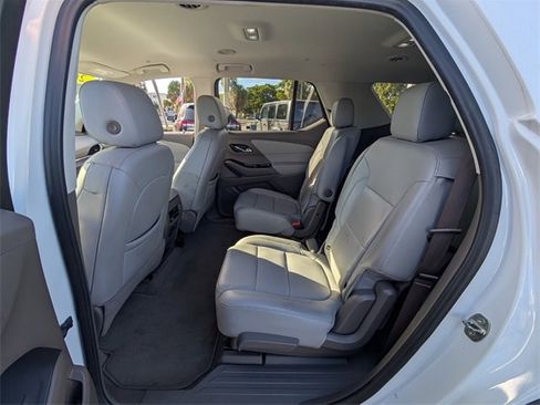 Used 2021 Chevrolet Traverse LT w/ LT Premium Package image 6