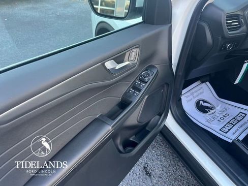 New 2025 Ford Escape SE w/ Class II Trailer Tow Package image 19