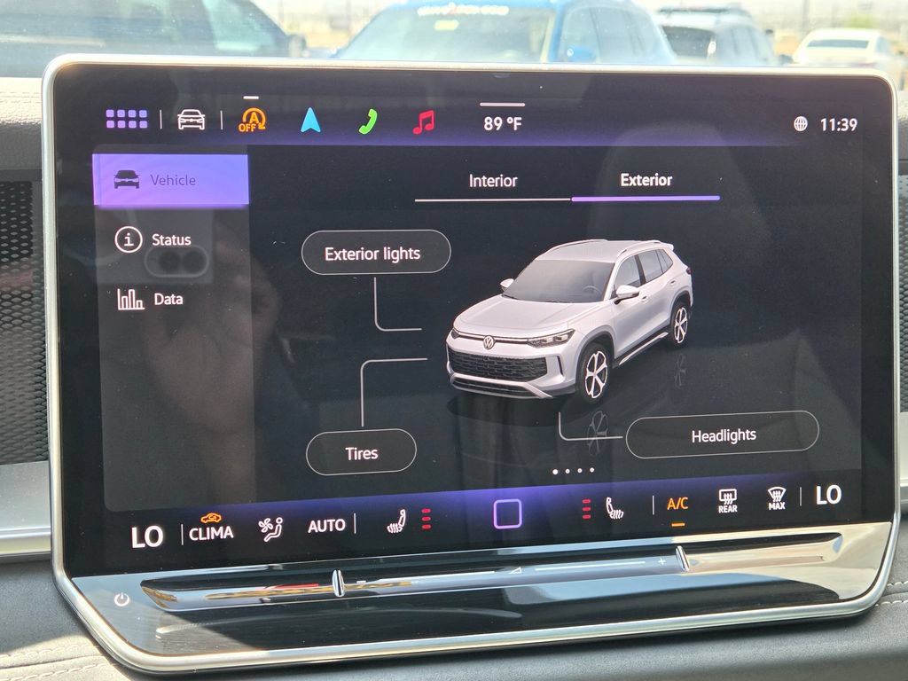 Certified 2025 Volkswagen Tiguan SE R-Line FWD image 19