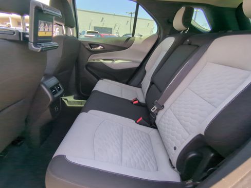 Used 2019 Chevrolet Equinox LS FWD image 17