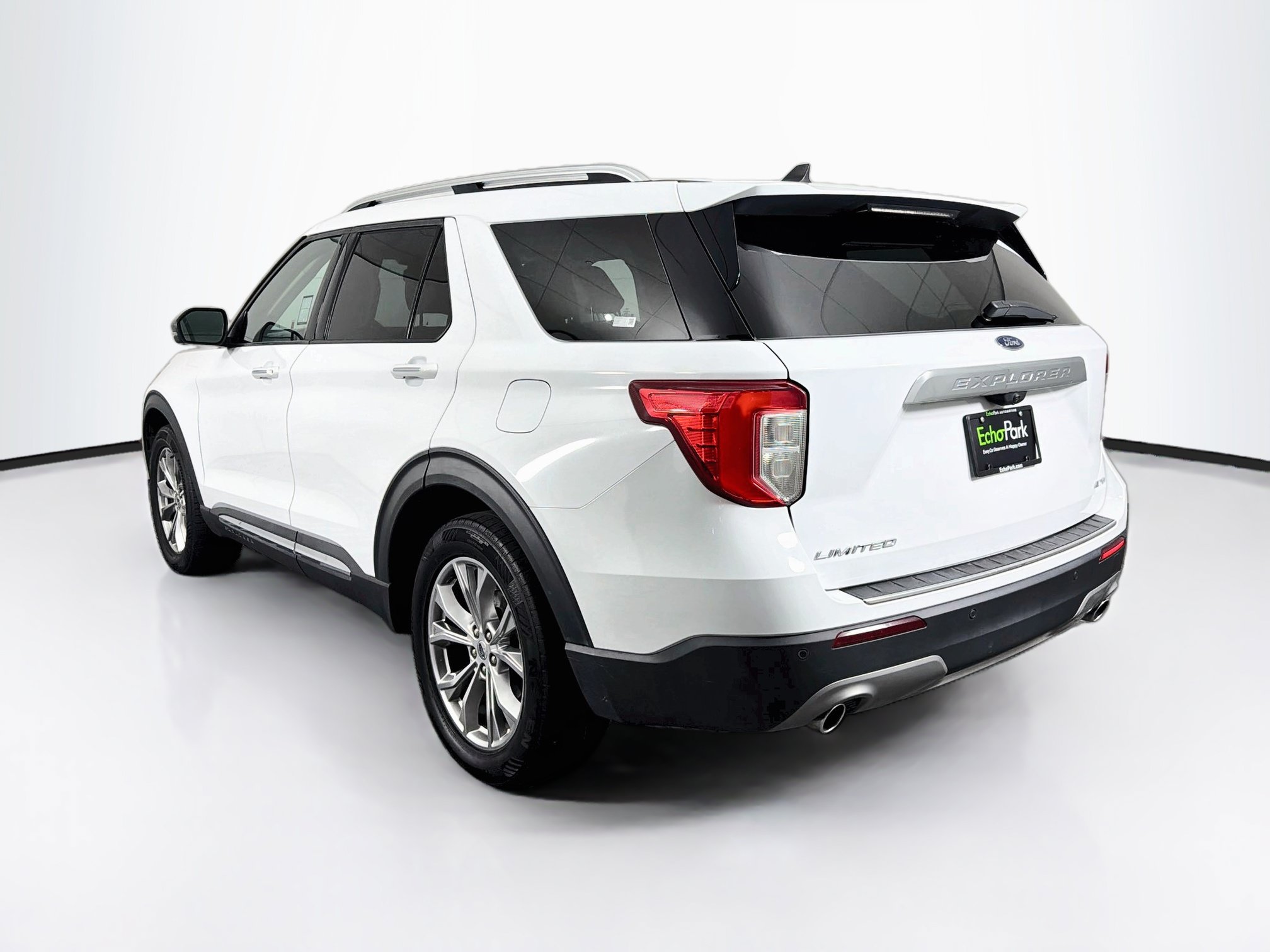 Used 2021 Ford Explorer Limited w/ Equipment Group 301A AWD/4WD image 5
