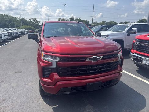 Used 2023 Chevrolet Silverado 1500 RST w/ Z71 Off-Road Package AWD/4WD image 6