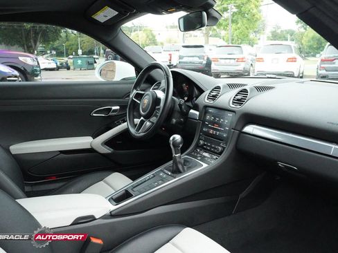 Used 2018 Porsche 718 Cayman RWD image 28