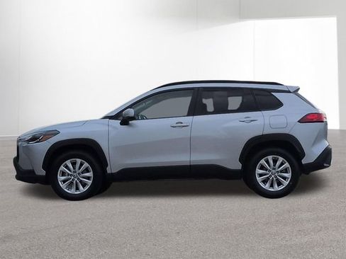 Certified 2024 Toyota Corolla Cross LE image 10