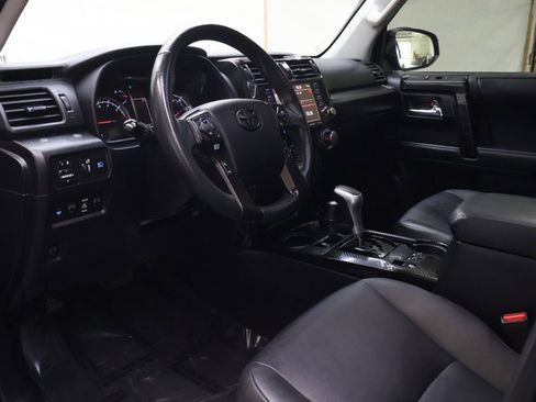 Used 2020 Toyota 4Runner TRD Off-Road Premium w/ Moonroof Package AWD/4WD image 17