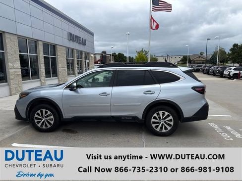 Used 2022 Subaru Outback Premium AWD/4WD image 1