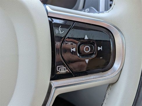 Certified 2024 Volvo XC90 B6 Core w/ Protection Package Premier image 29