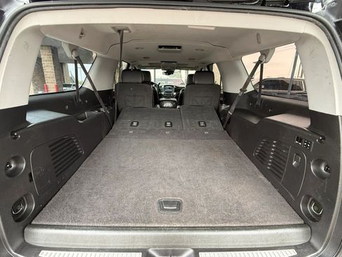 Used 2016 Chevrolet Suburban LTZ RWD image 32