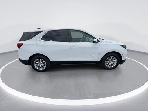 Used 2024 Chevrolet Equinox LT w/ Driver Convenience Package image 9