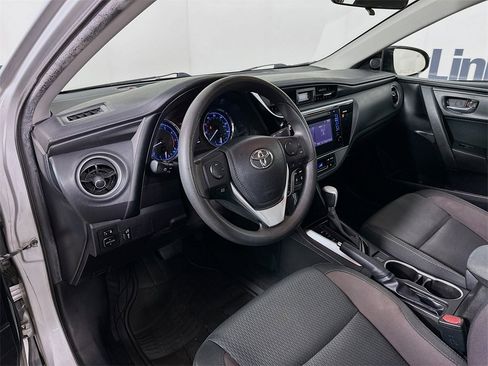 Used 2017 Toyota Corolla LE image 10