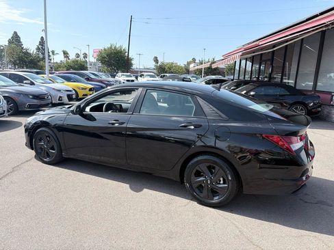Used 2021 Hyundai Elantra Blue FWD image 10
