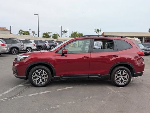 Used 2021 Subaru Forester Premium AWD/4WD image 2