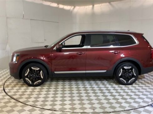 Used 2023 Kia Telluride S image 5