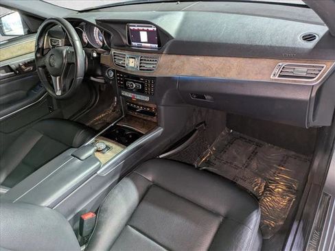 Used 2014 Mercedes-Benz E 250 BlueTEC Sedan image 23