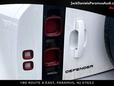 Used 2023 Land Rover Defender 90 S image 24
