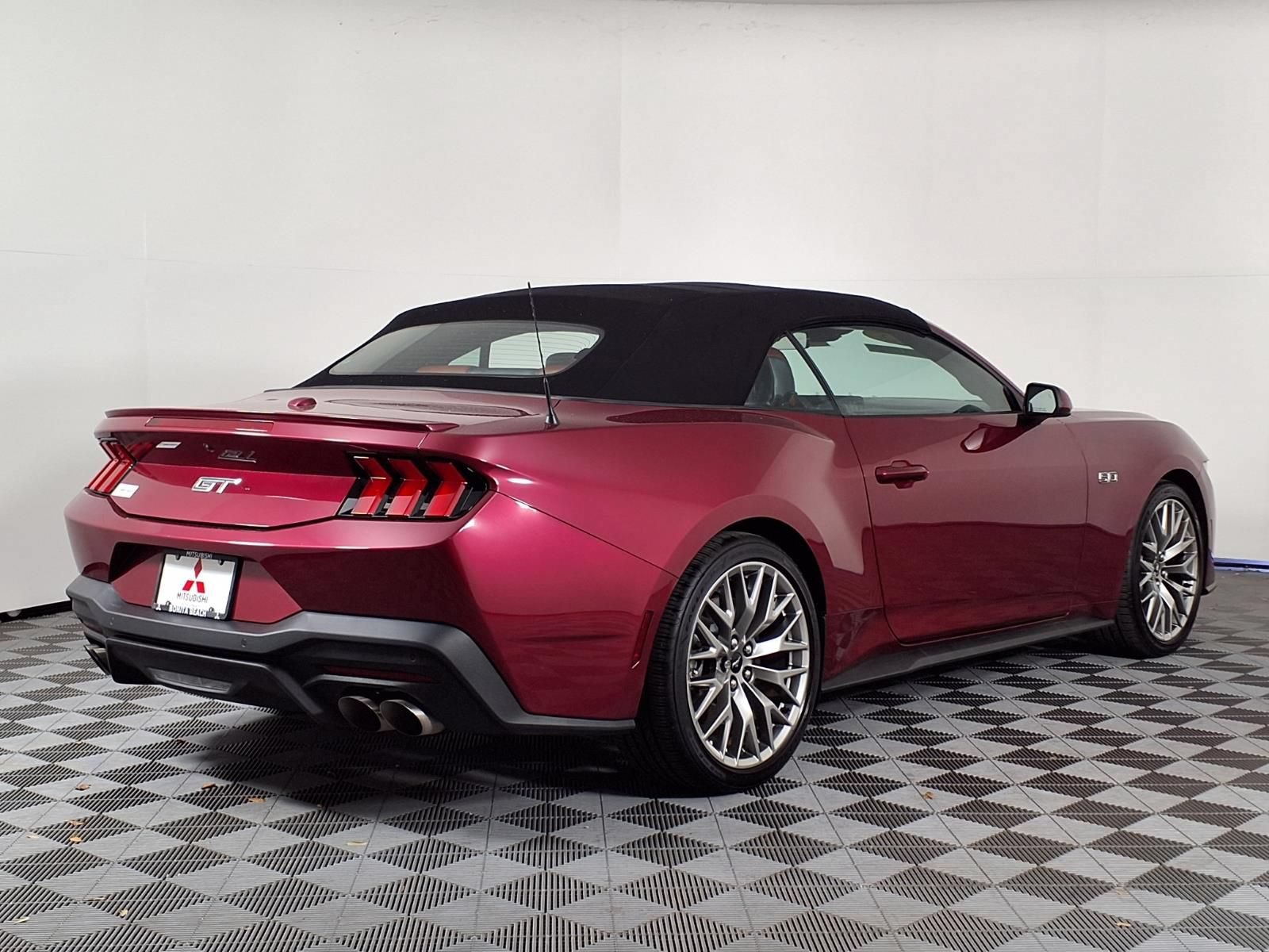 Used 2025 Ford Mustang GT Premium RWD image 28