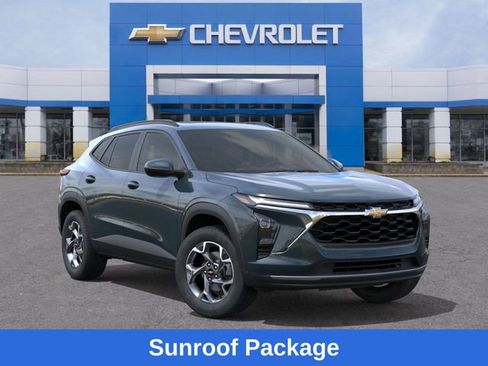 New 2026 Chevrolet Trax LT w/ Sunroof Package image 8