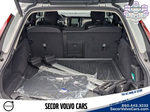 Used 2025 Volvo V90 B6 Cross Country Ultra AWD/4WD image 7