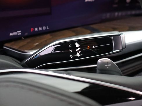 Used 2025 Cadillac Escalade Sport Platinum image 22