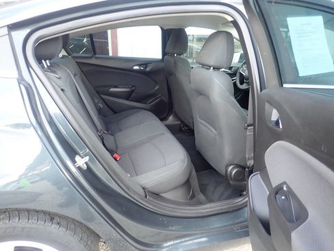 Used 2017 Chevrolet Cruze LT w/ Convenience Package image 26