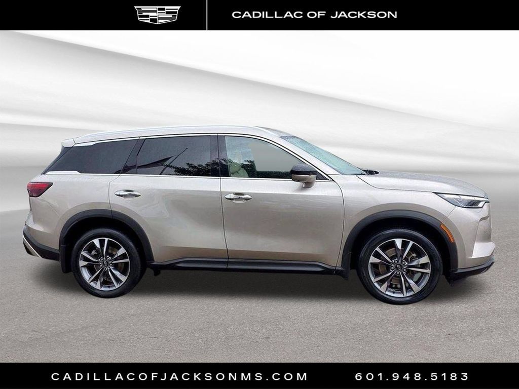 Used 2023 INFINITI QX60 Luxe w/ Cargo Package AWD/4WD image 4