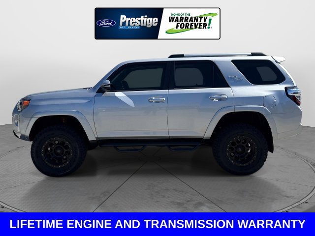 Used 2018 Toyota 4Runner TRD Off-Road Premium AWD/4WD image 7