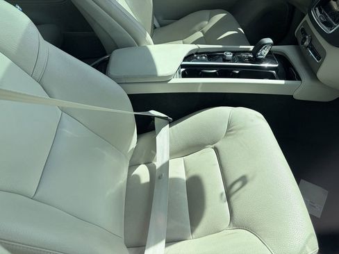 Used 2023 Volvo XC90 T8 Plus AWD/4WD image 6