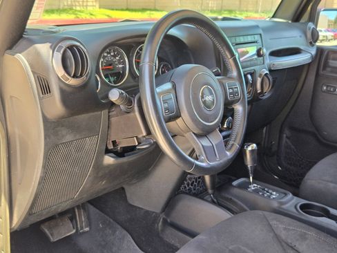 Used 2015 Jeep Wrangler Unlimited Sport w/ Quick Order Package 24S AWD/4WD image 12