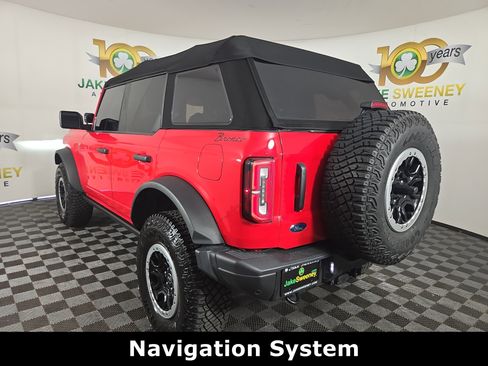 Used 2021 Ford Bronco Badlands image 6