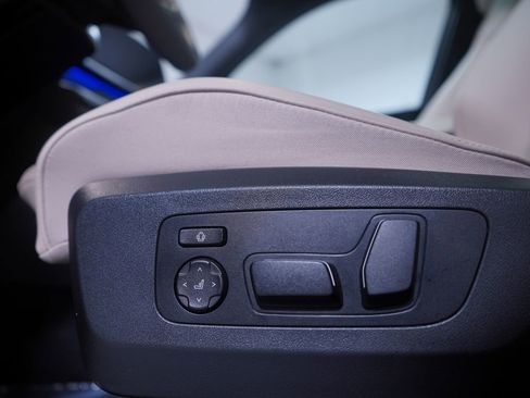 Used 2025 BMW X3 xDrive30i w/ M Sport Package image 17