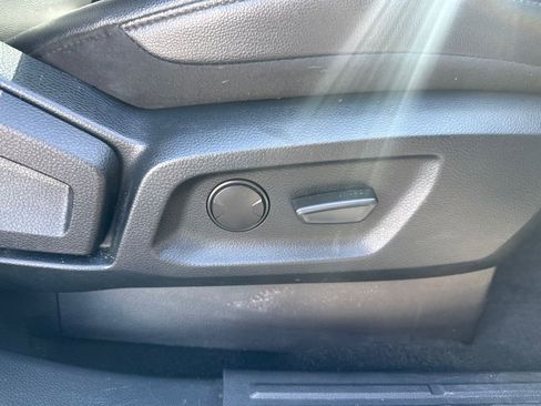 Used 2020 Ford Ranger Lariat w/ Equipment Group 501A Mid image 17