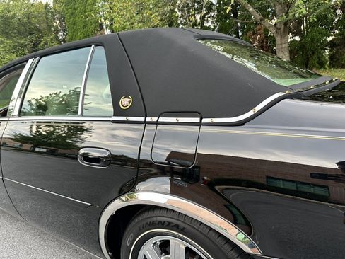 Used 2005 Cadillac De Ville w/ Limited Edition Package FWD image 89