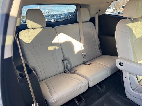 Used 2023 Buick Enclave Premium image 23